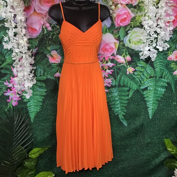 Karen Millen Orange chain pleated dress - Picture 8 of 16